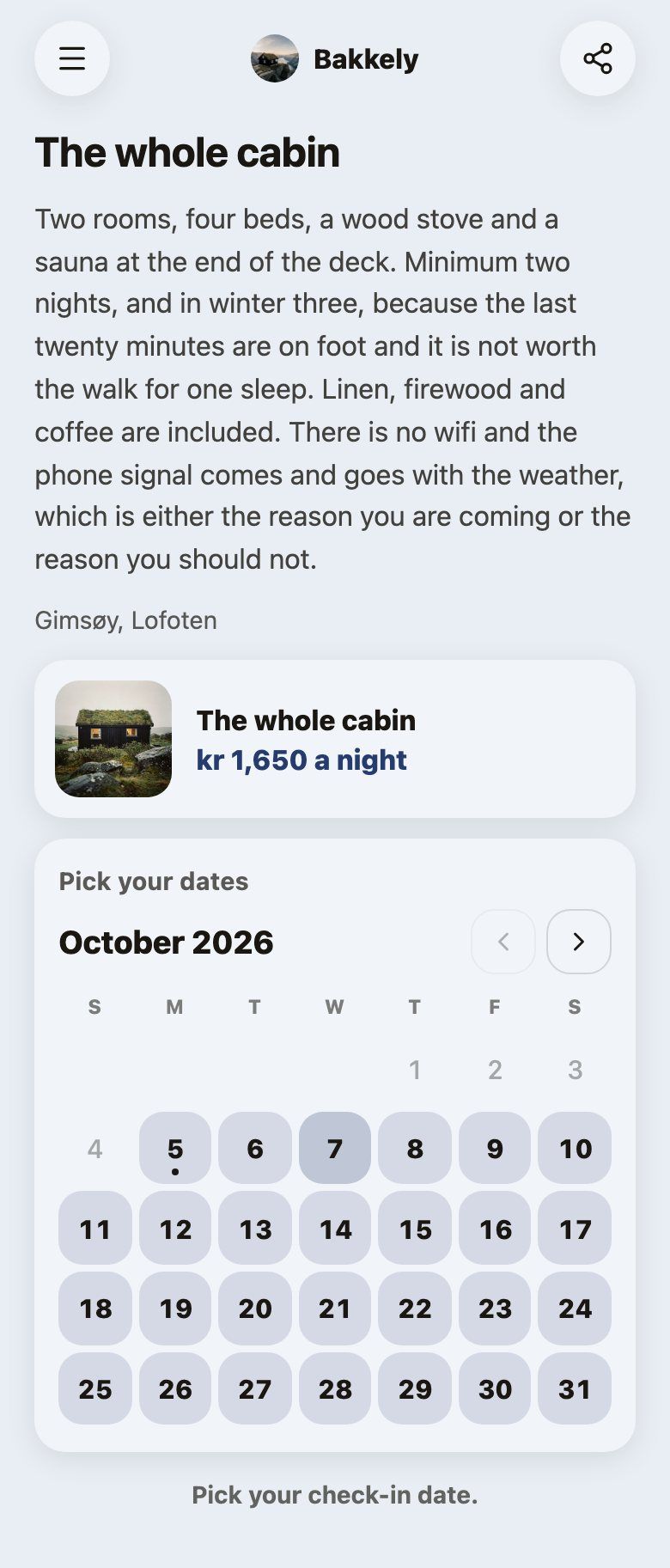A day-based booking calendar on the Bakkely page for a cabin, priced per night